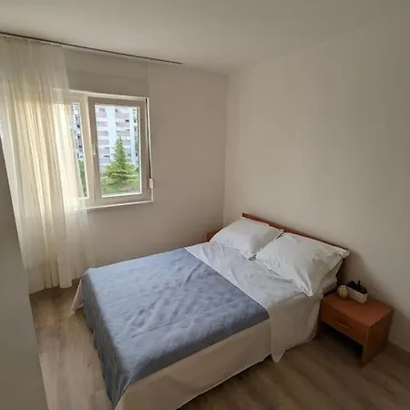 Sunny Getaway Apartment